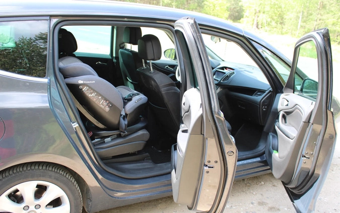 Opel Zafira cena 53000 przebieg: 127000, rok produkcji 2015 z Olsztyn małe 92